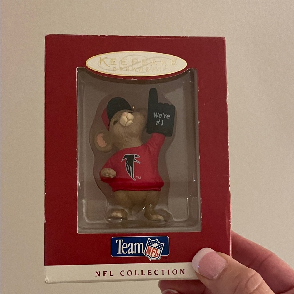 Hallmark KEEPSAKE the Label NFL Collection Mouse Figurine - Atlanta Falcons